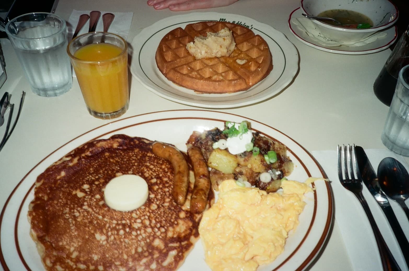 Max & Helen's